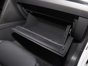 2021款380TSI 耀目版 手套箱