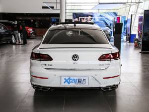 2021款380TSI 夺目版 正后	