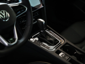2021款380TSI 夺目版 换挡杆