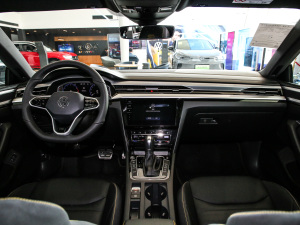 2021款380TSI 夺目版 内饰全景