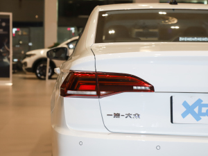 2021200TSI DSGӢ ^