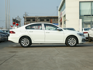 2021200TSI DSGm w^