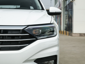 2021款200TSI 手动舒适智联版 大灯