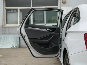 2021款200TSI 手动舒适智联版 左后车门