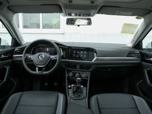 2021款200TSI 手动舒适智联版 内饰全景