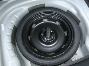 2021款200TSI 手动舒适智联版 备胎