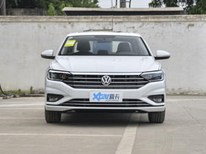 2021款200TSI DSG超越版 正前