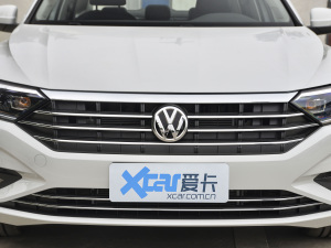 2021款200TSI DSG超越版 中网