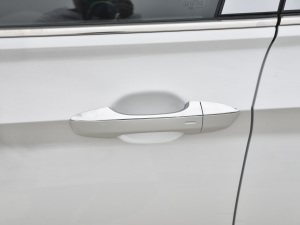 2021款200TSI DSG超越版 主驾门拉手