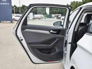 2021款200TSI DSG超越版 左后车门