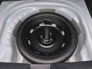 2021款280TSI DSG 30周年纪念版 备胎