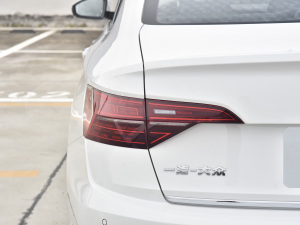 2021款280TSI DSG卓越版 尾灯