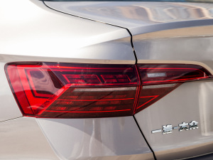 2021款200TSI 手动超越版 尾灯