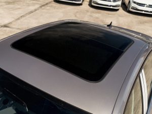 2021款200TSI 手动超越版 车顶