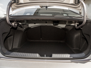 2021款200TSI 手动超越版 行李厢空间