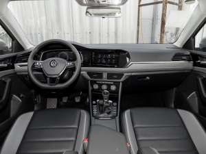2021款200TSI 手动超越版 内饰全景