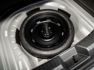 2021款200TSI 手动超越版 备胎