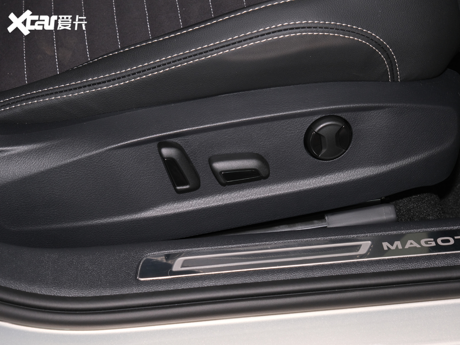 2020���~�v 330TSI DSG���A��