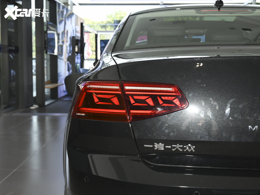 2021~v 330TSI DSG 30o