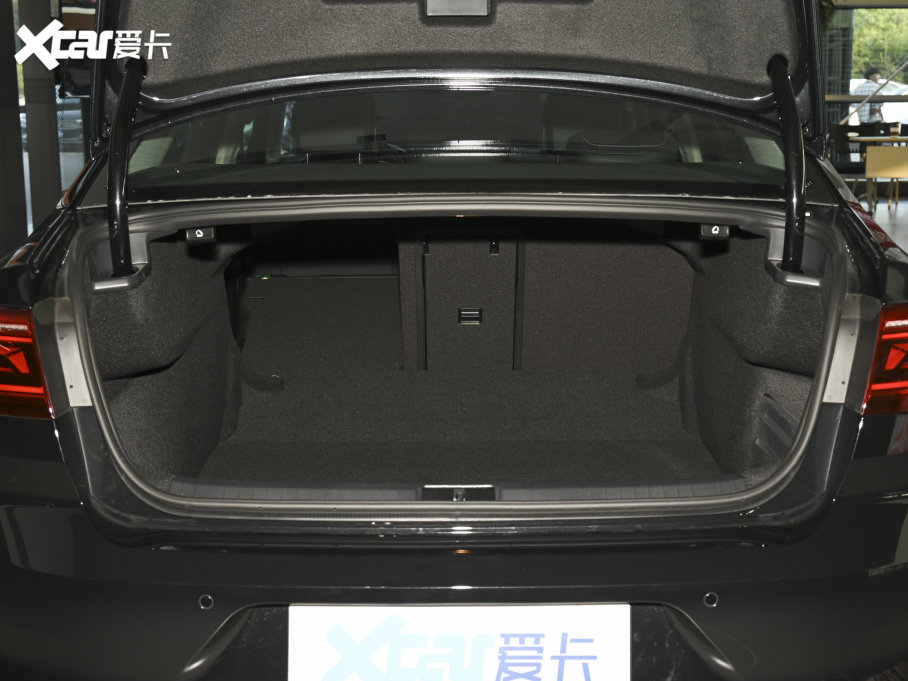 2021~v 330TSI DSG 30o