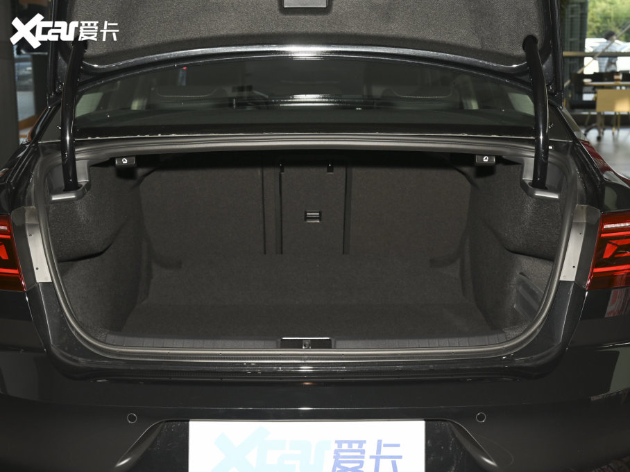 2021~v 330TSI DSG 30o