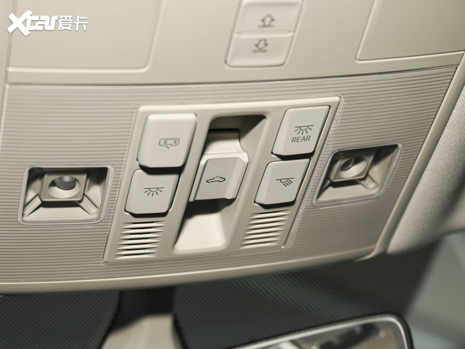 2021~v 330TSI DSG 30o