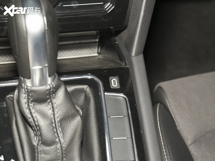 2021~v 330TSI DSG 30o(j)