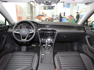 2020款330TSI DSG领先型 内饰全景