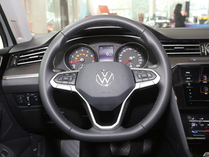 2020款330TSI DSG领先型 方向盘