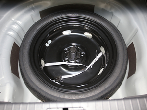 2020款330TSI DSG领先型 备胎