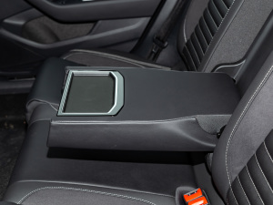2020款280TSI DSG舒适型 后排中央扶手