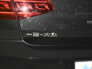 2021330TSI DSG 30o ^