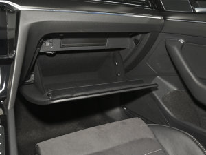 2021款330TSI DSG 30周年纪念版 手套箱