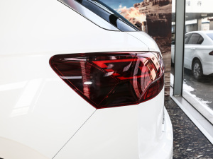 2021380TSI R-Line ^