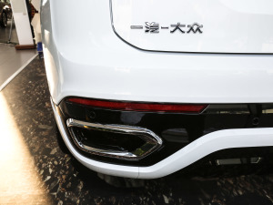 2021380TSI R-Line ^