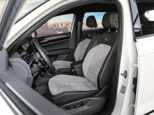 2021380TSI R-Line {