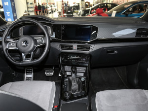 2021380TSI (q)R-Line(lin) п_