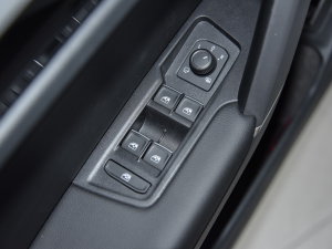 2021330TSI (q) {܇ƅ^(q)	