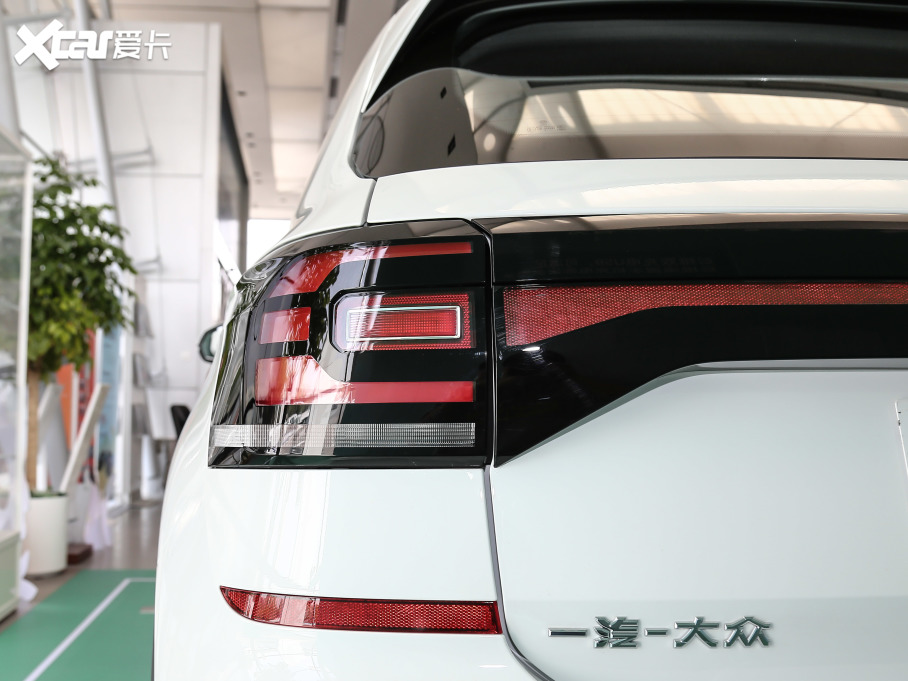 2021̽Ӱ 200TSI DSG R-Line(lin)