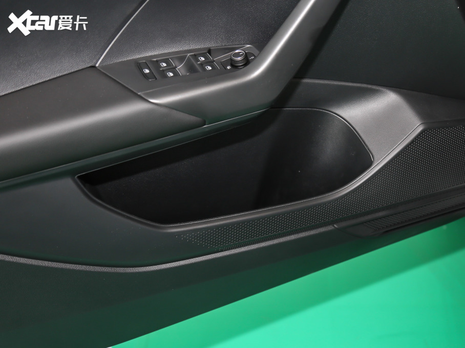 2021̽Ӱ 200TSI DSG R-Line