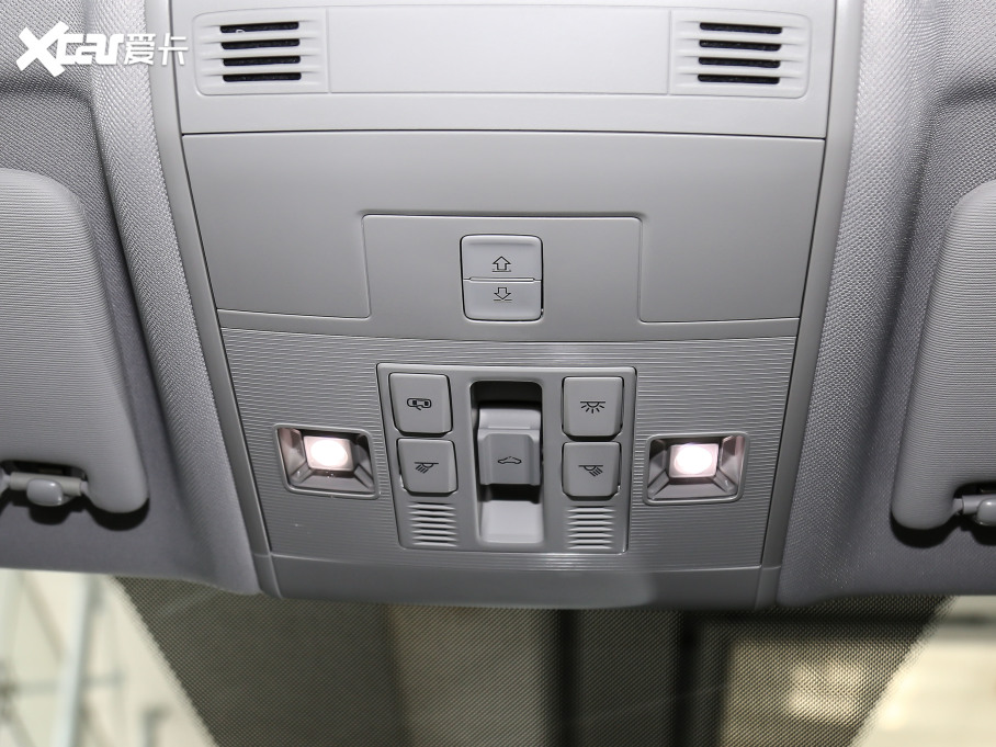 2021̽Ӱ 200TSI DSG R-Line