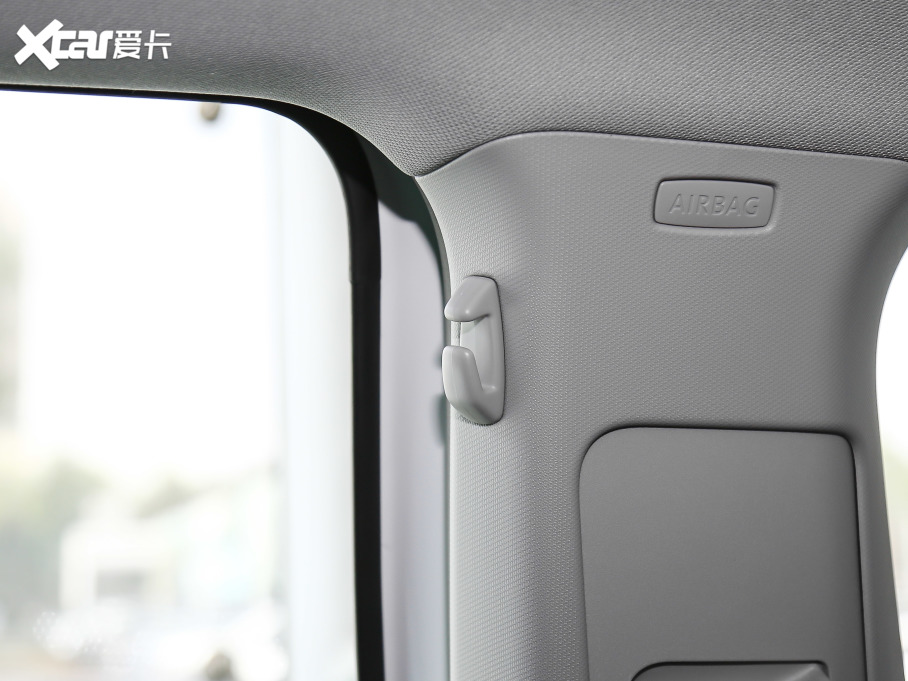 2021̽Ӱ 200TSI DSG R-Line