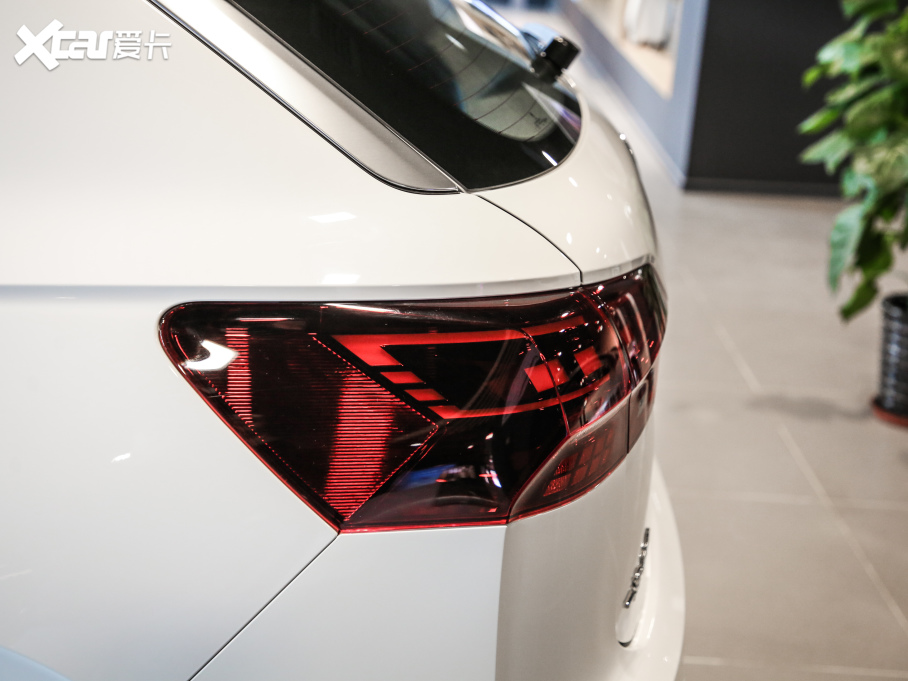 2021̽ 380TSI R-Line