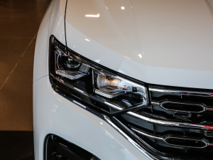 2021380TSI R-Line ^