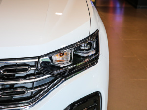 2021380TSI R-Line ^