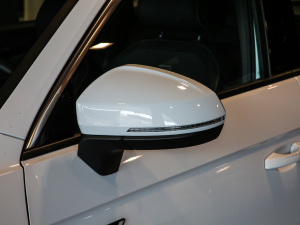 2021380TSI R-Line ^