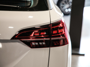 2021380TSI R-Line ^