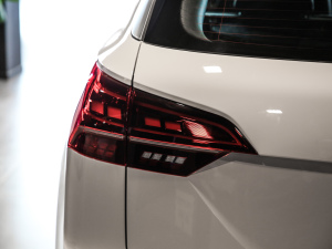 2021380TSI R-Line ^