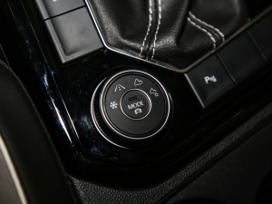 2021380TSI (q)R-Line(lin) п؅^(q)