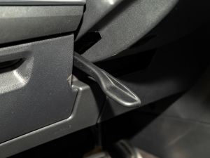 2021380TSI (q)R-Lineؾ п؅^(q)